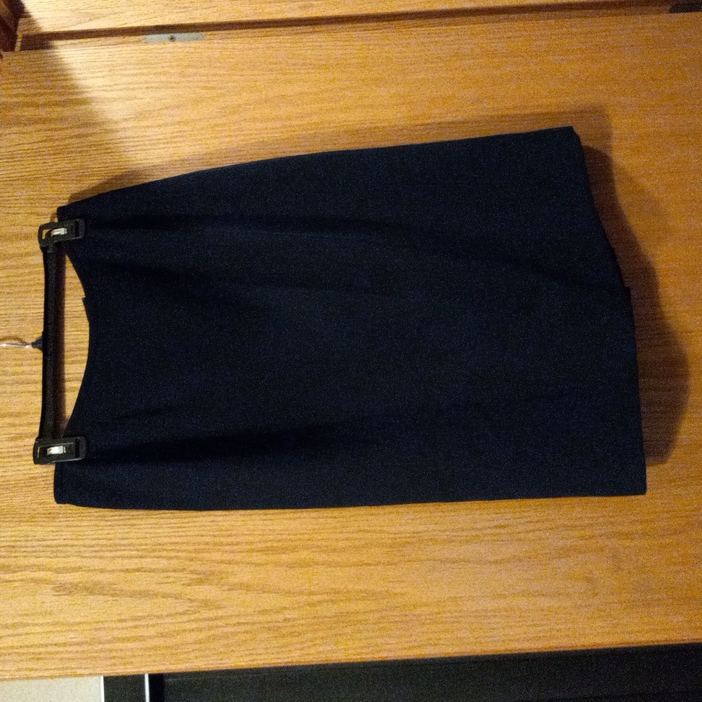 Womens kasper skirt lined 25 long 15 across waist size 10 blue